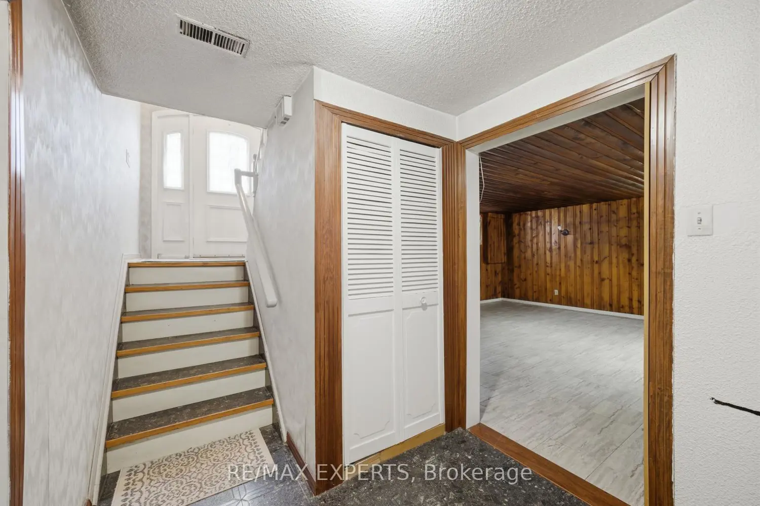 Additional image 11 of 5945 King Street