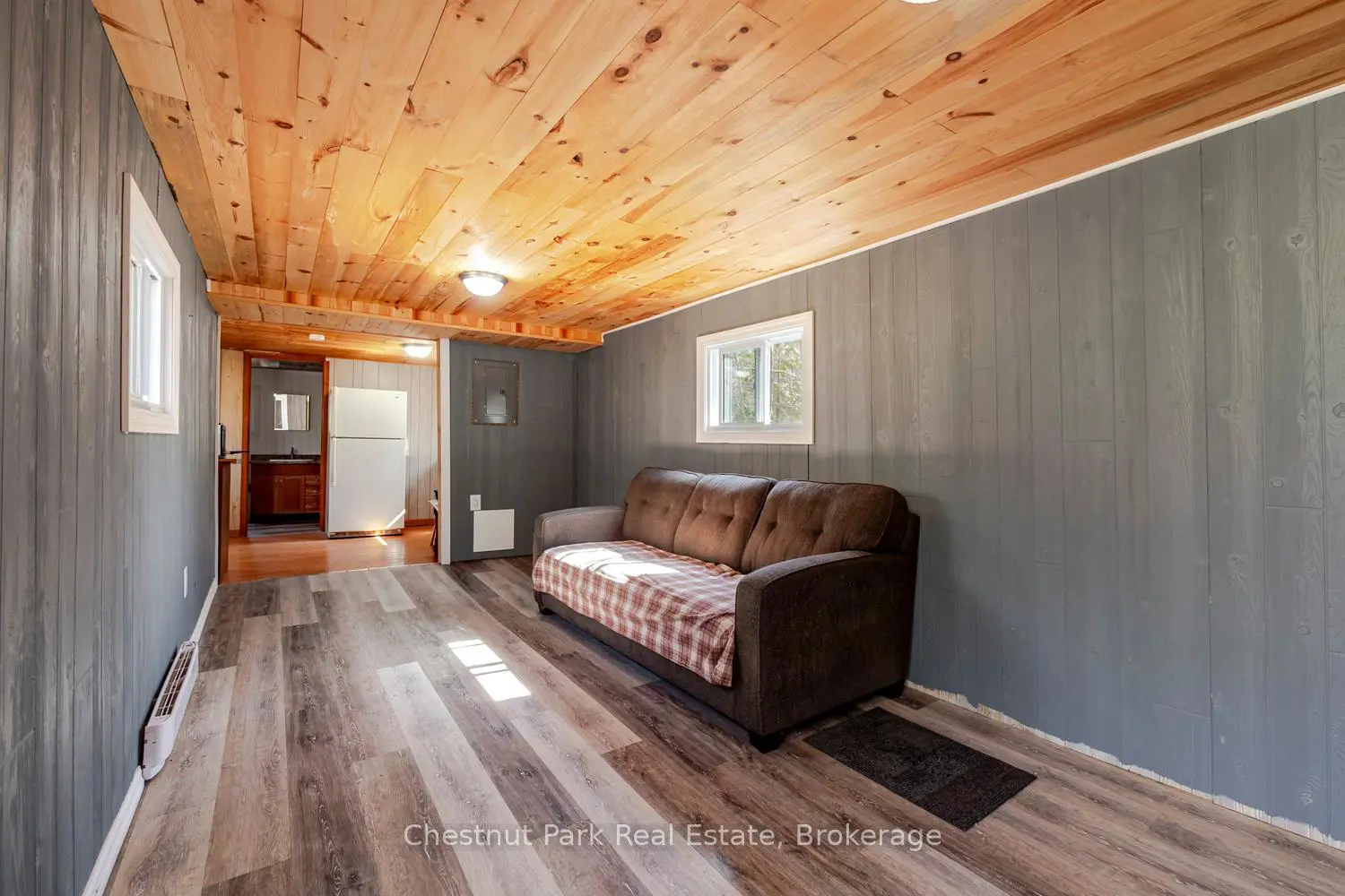 Additional image 10 of 2096 Bruce Road 9