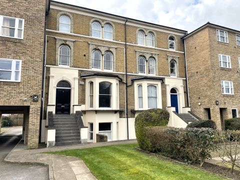 The Avenue, Surbiton KT5