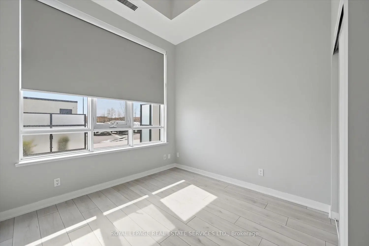 Additional image 14 of 405 Dundas Street 104