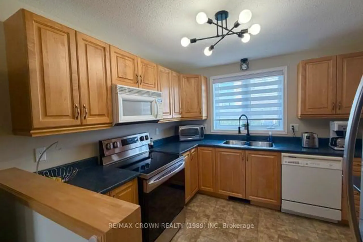 Additional image 10 of 818 Prince Street