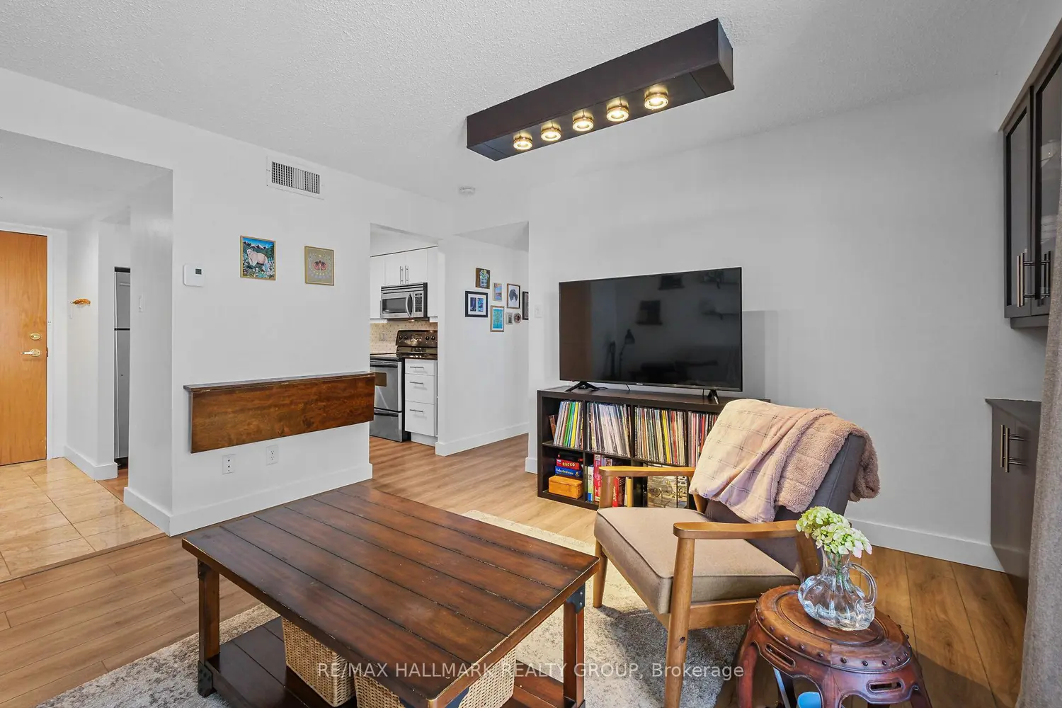 Additional image 3 of 199 Kent Street 604