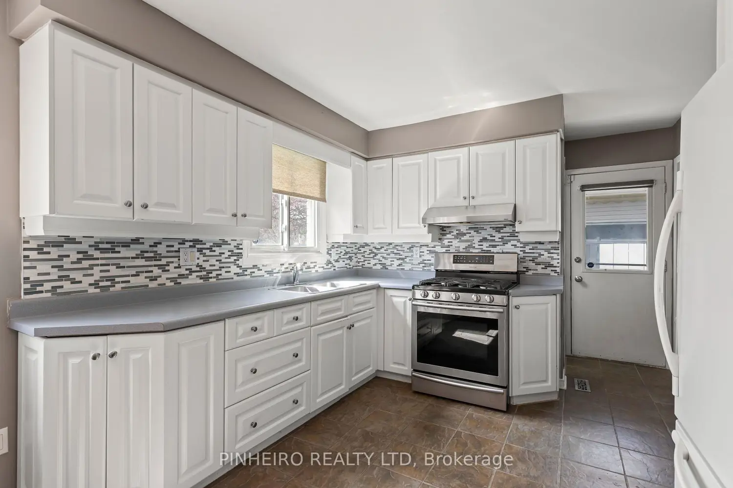 Additional image 6 of 266 Ardsley Crescent
