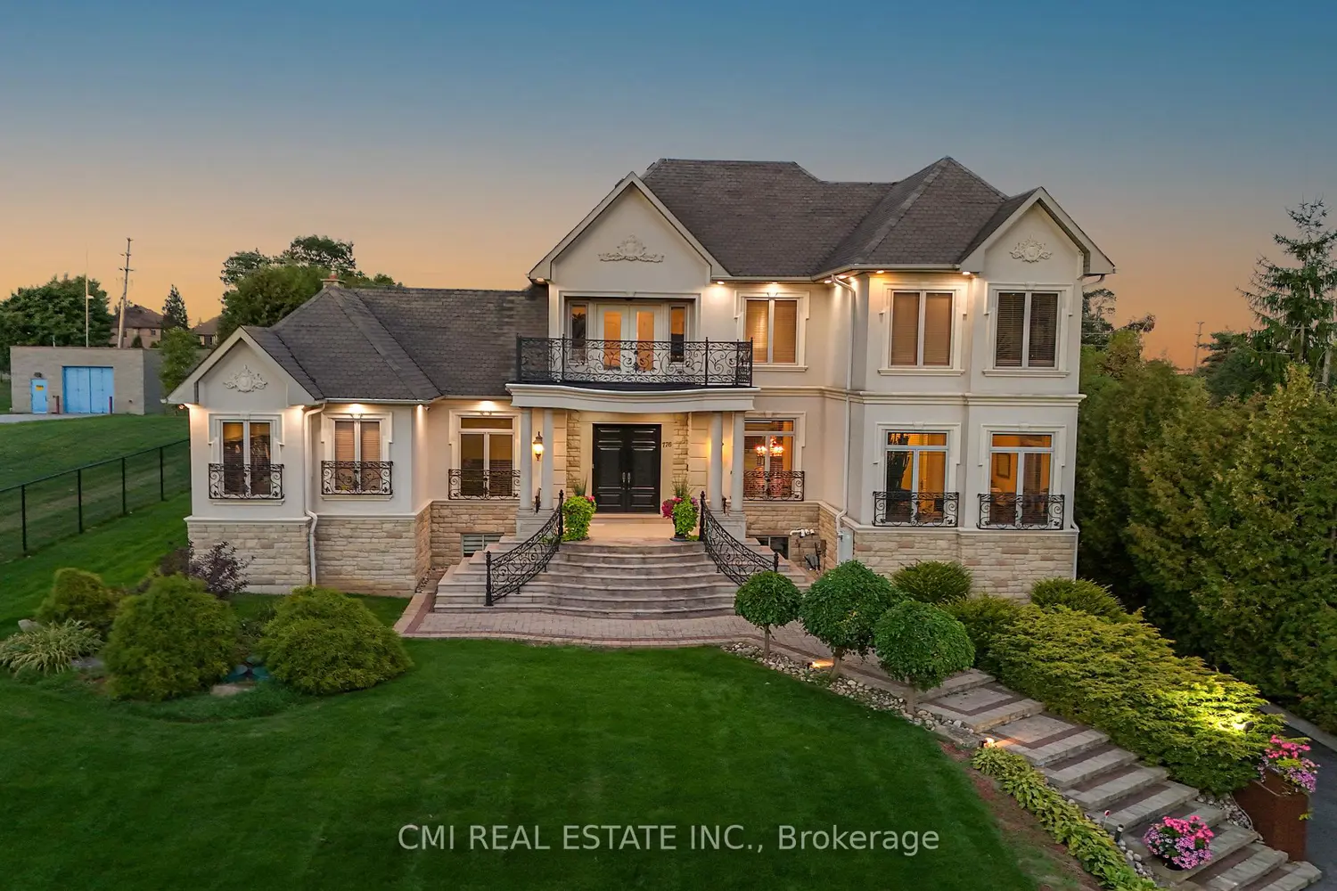 776 Woodland Acres Crescent
