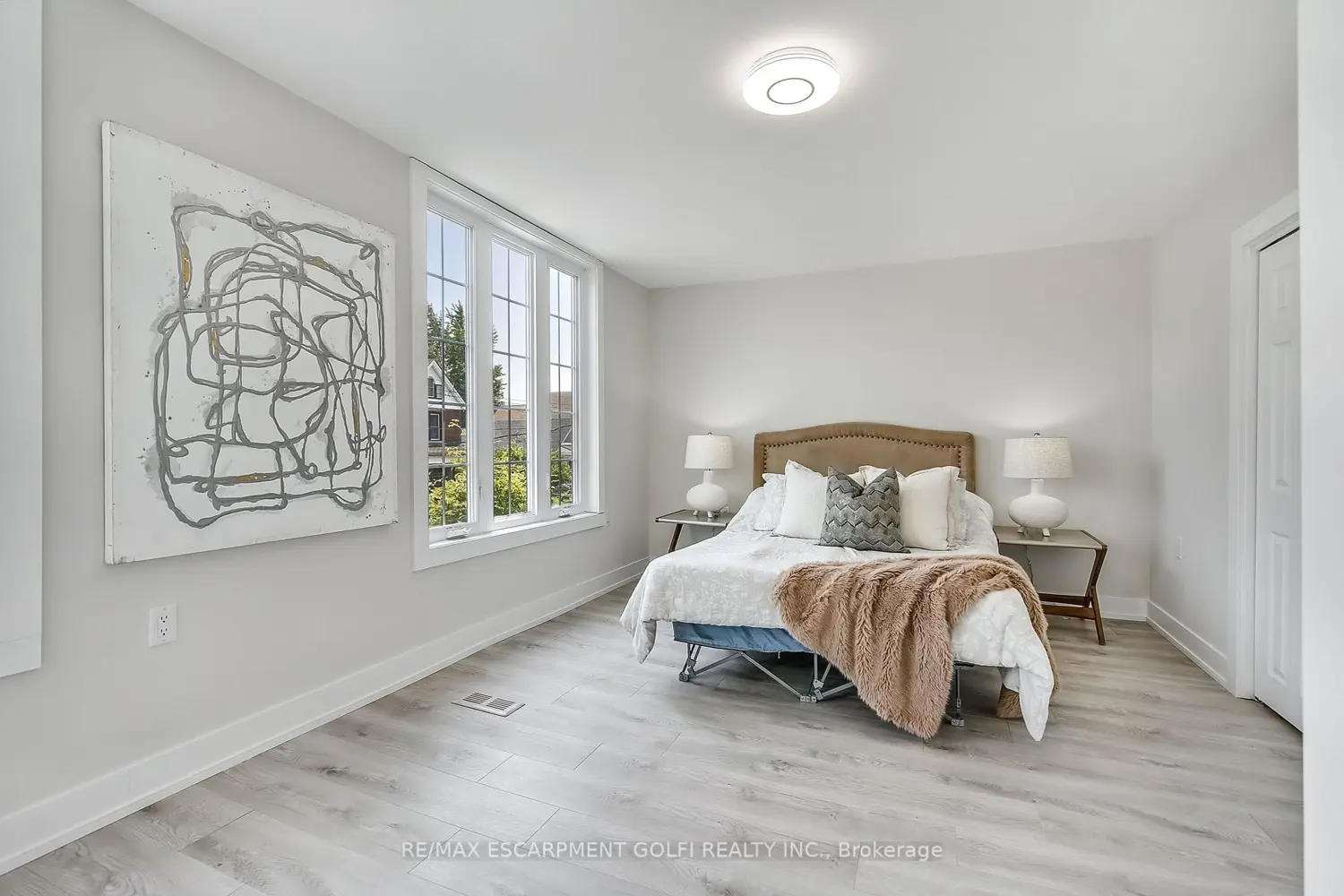 Additional image 11 of 221 Rosslyn Avenue