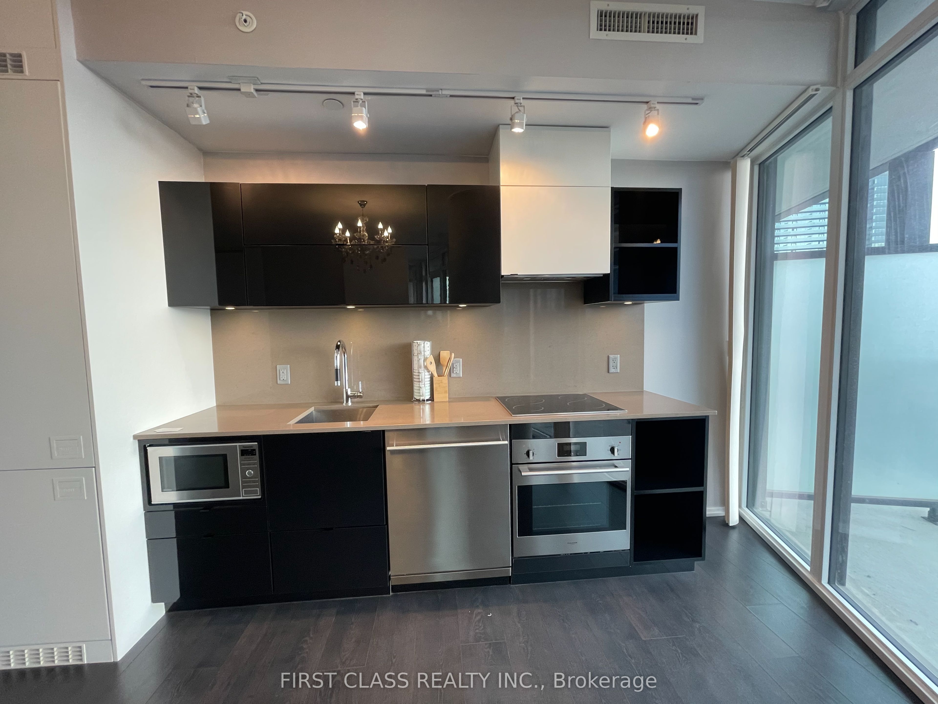 Additional image 6 of 1402-125 Peter Street, Toronto, ON, M5V 0M2