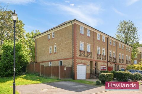 Macleod Road, London N21