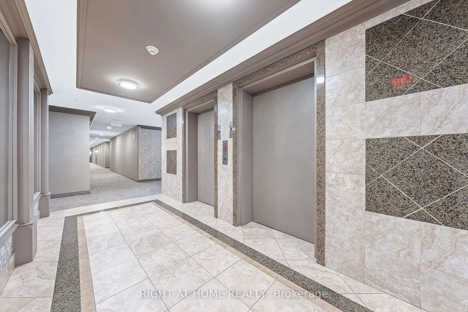 Additional image 16 of 8 Maison Parc Court 305