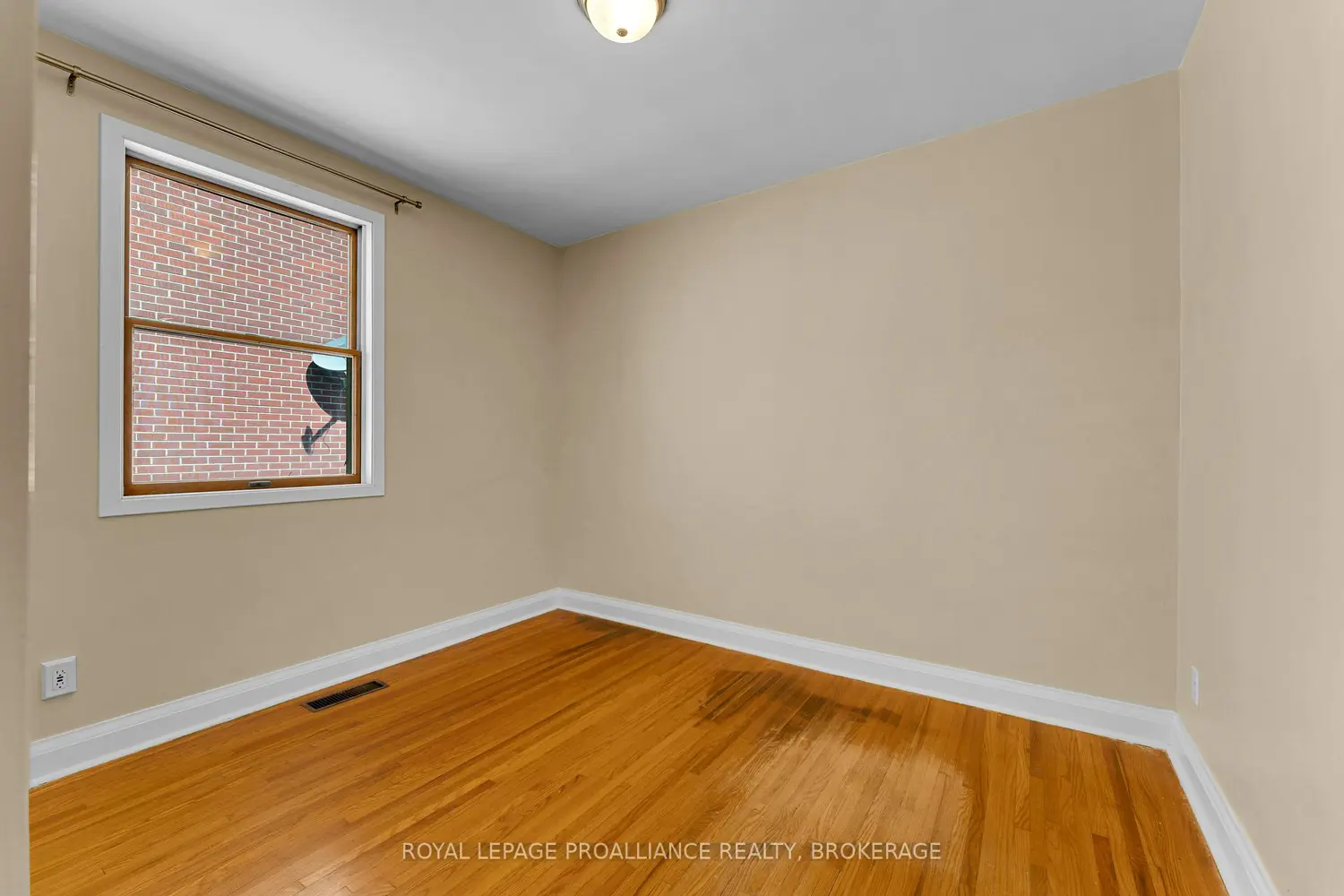 Additional image 10 of 524 College Street