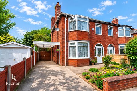 Rivington Avenue, Pendlebury M27