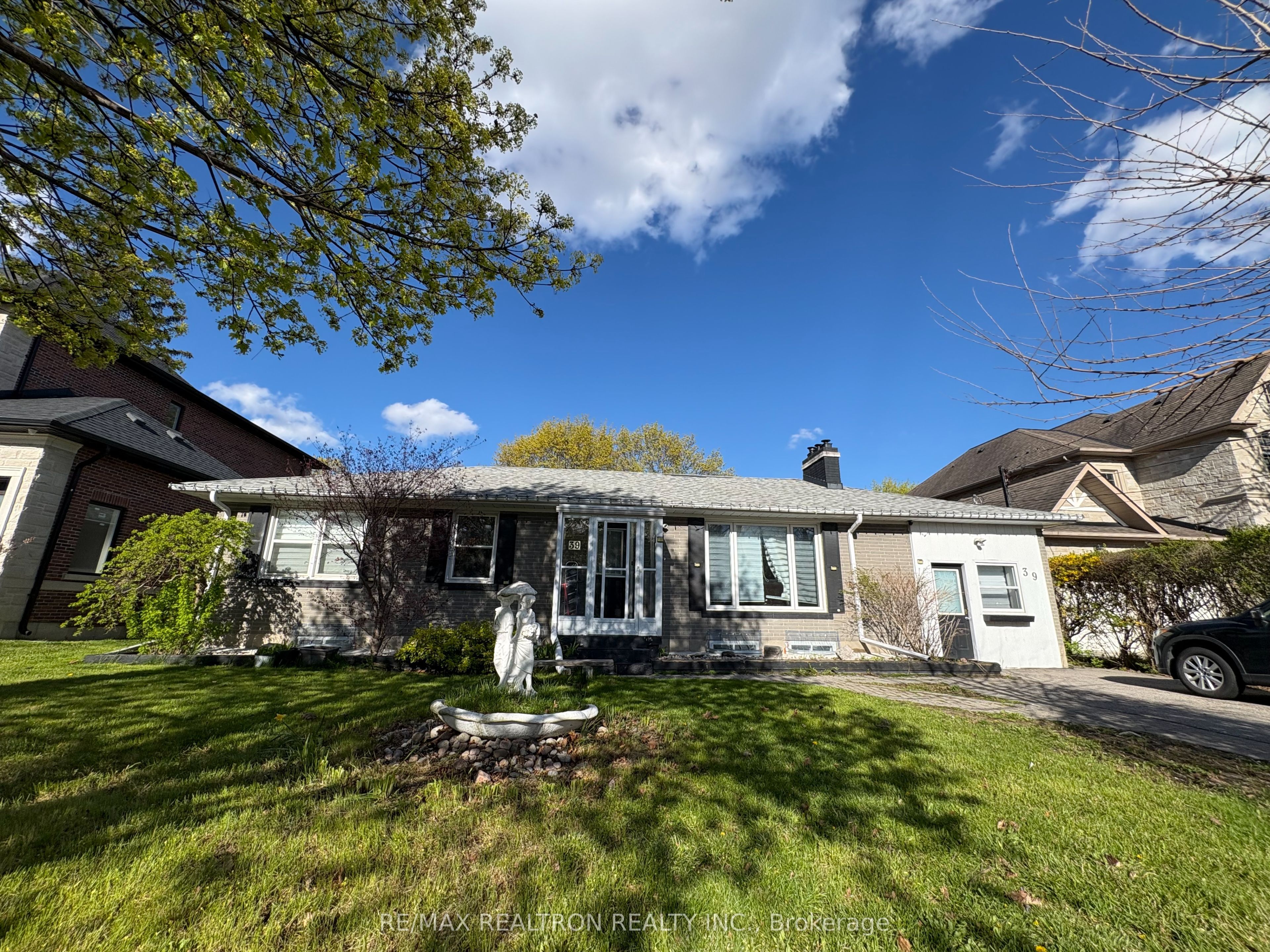 39 Hawkridge Avenue, Markham, ON, L3P 1V8