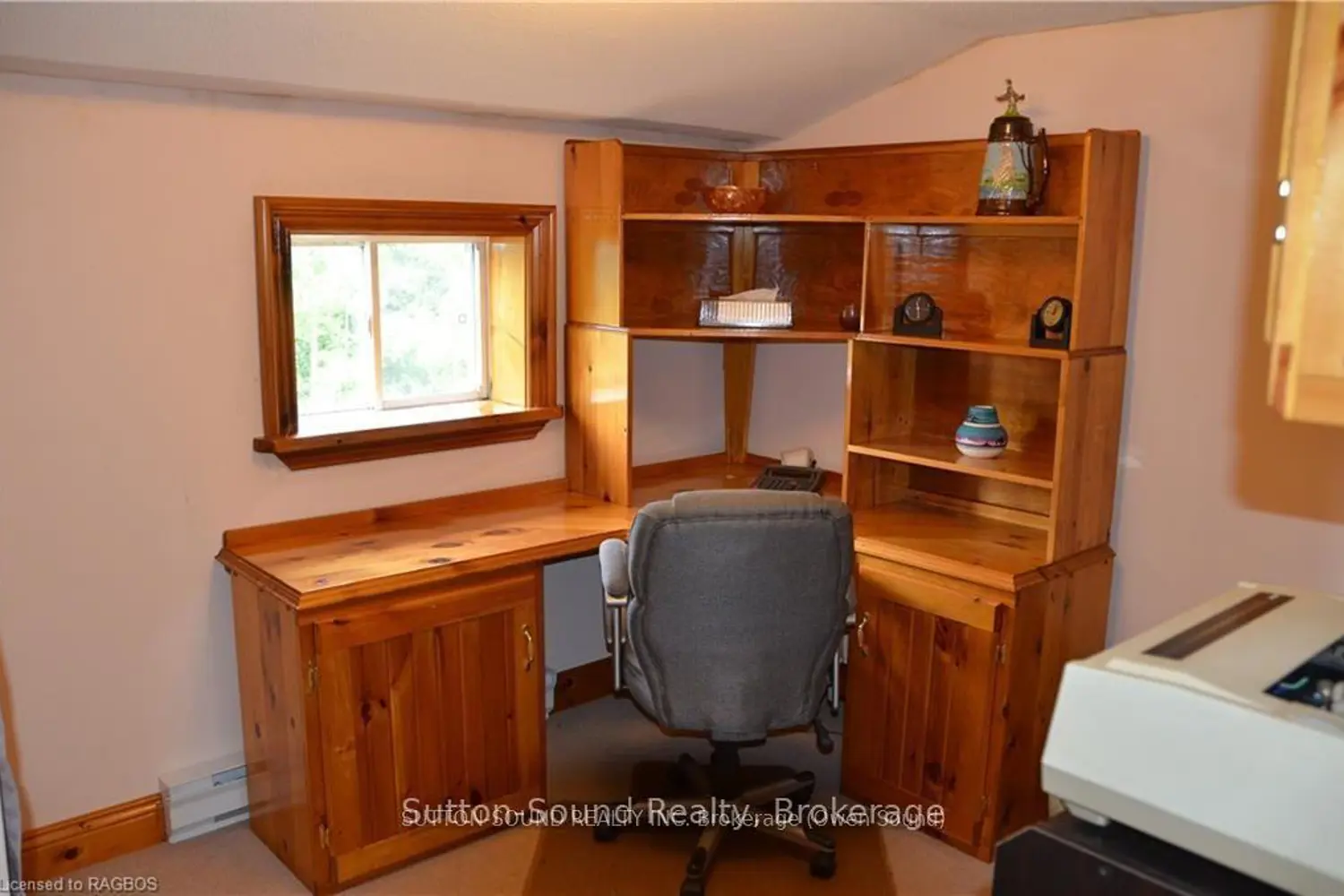 Additional image 12 of 402432 Grey Road 4