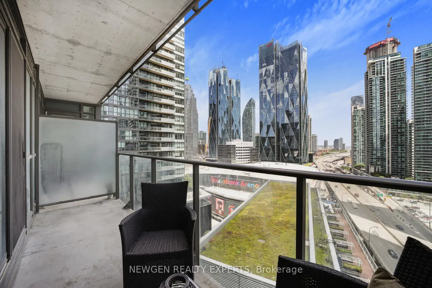 Additional image 16 of 55 Bremner Boulevard 1506
