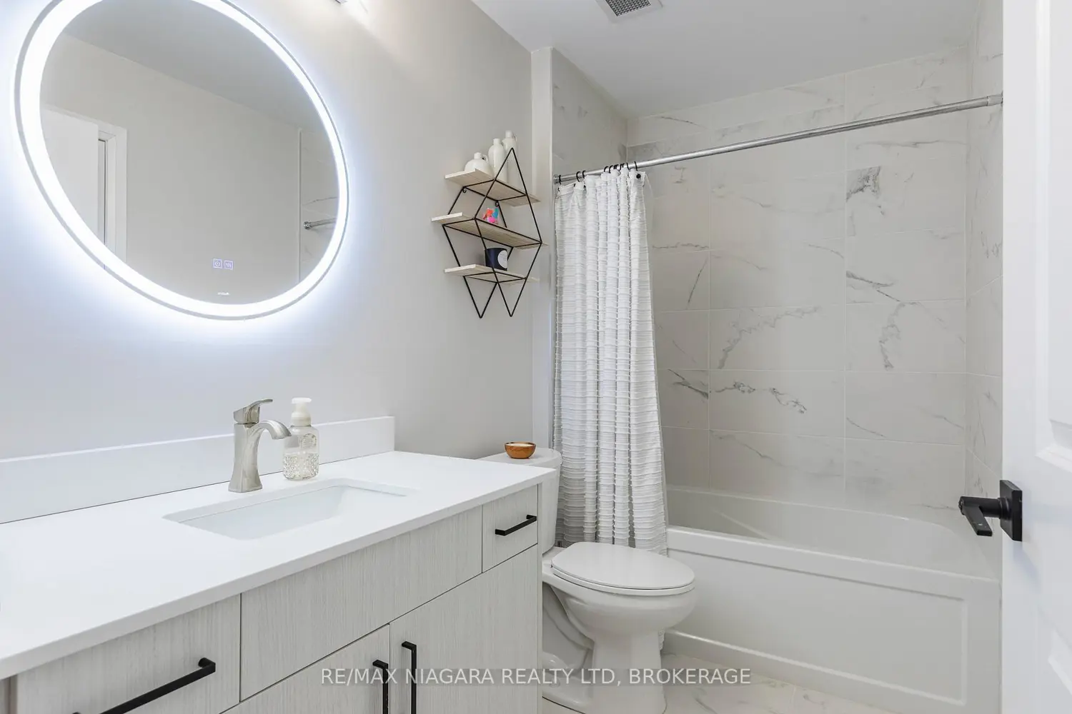Additional image 12 of 120 Springvalley Crescent 208