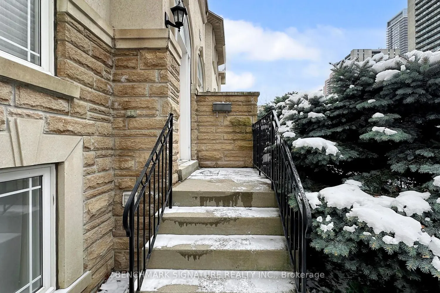 105 Doris Avenue photo 2