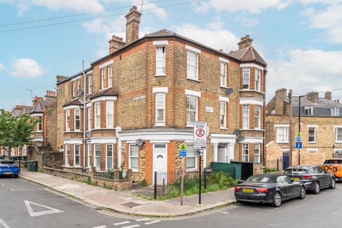 132 Stonhouse Street, London SW4