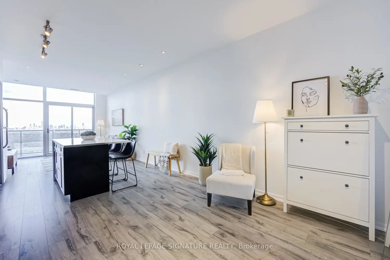 Additional image 2 of 105 The Queensway 3513