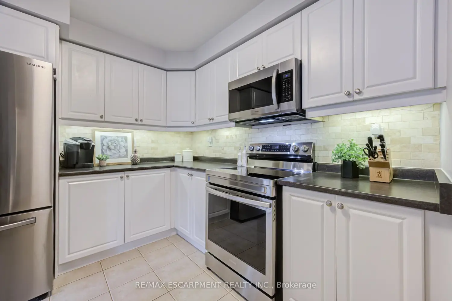 Additional image 6 of 766 Challinor Terrace