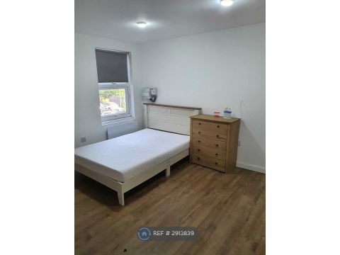 London Road, Isleworth TW7, Studio to rent