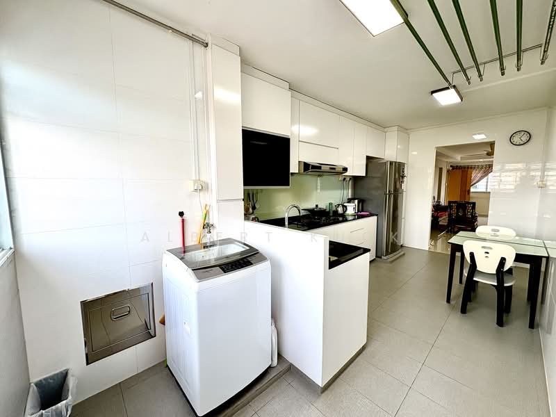 669 Hougang Avenue 8 photo 3