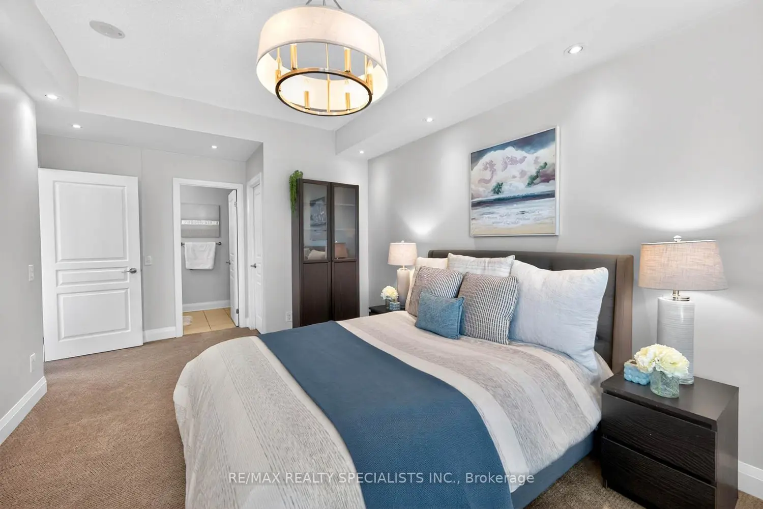 Additional image 11 of 1 Hurontario Street 306