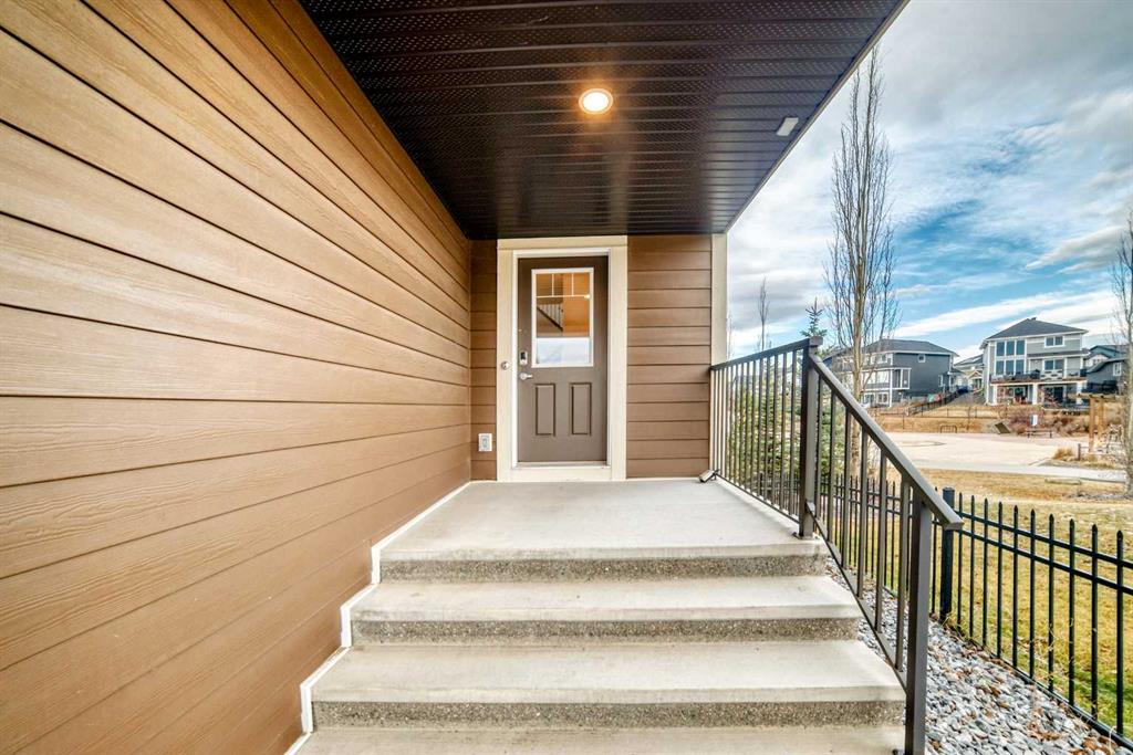 151 Sundown Way, Cochrane, AB, T4C 0H4 photo 2