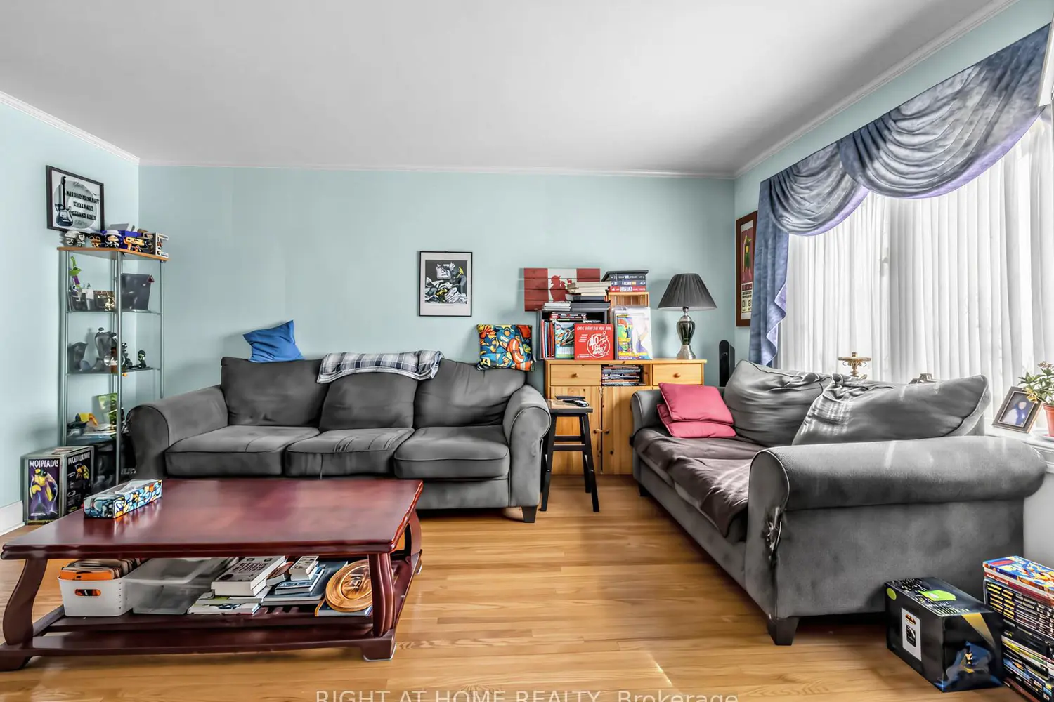 524 Colborne Street photo 4