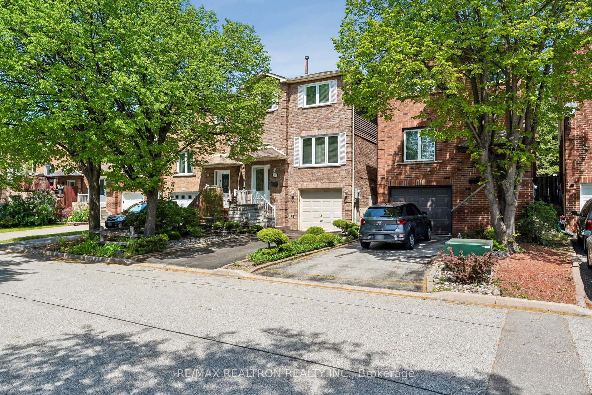 Additional image 2 of 102 Swinton Crescent, Vaughan, ON, L4J 3V5