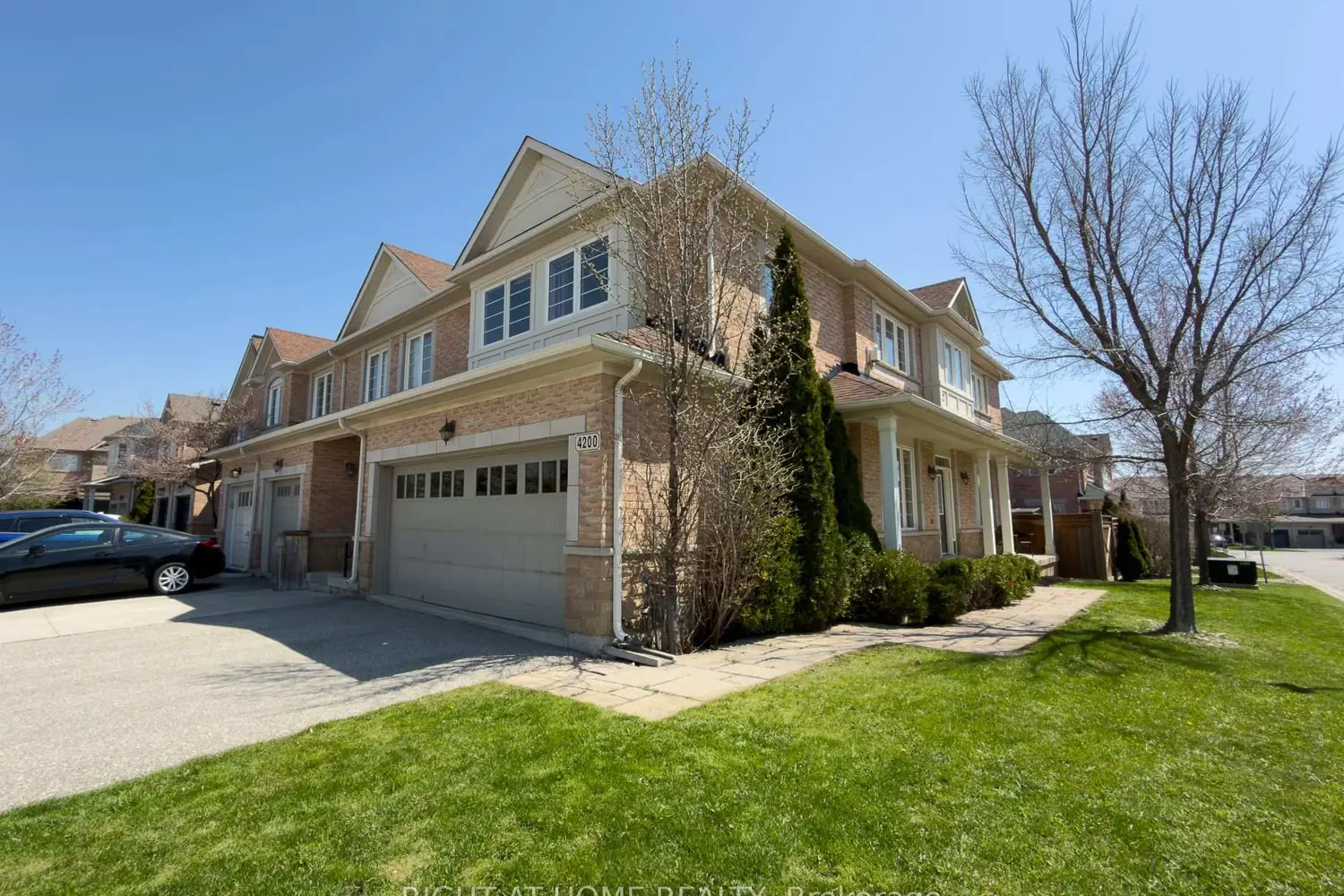 4200 Rawlins Common