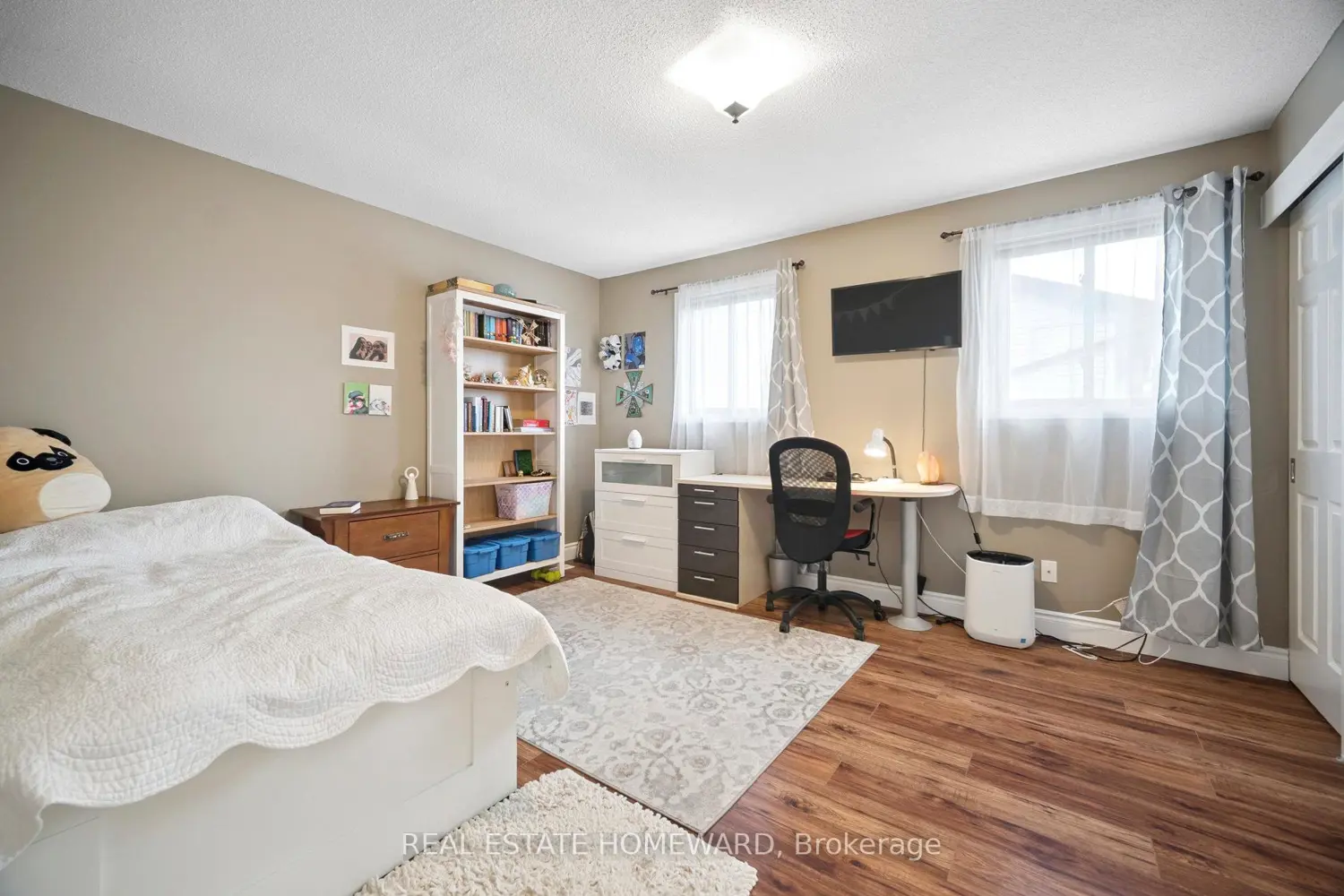 Additional image 8 of 1093 Nellis Street 12