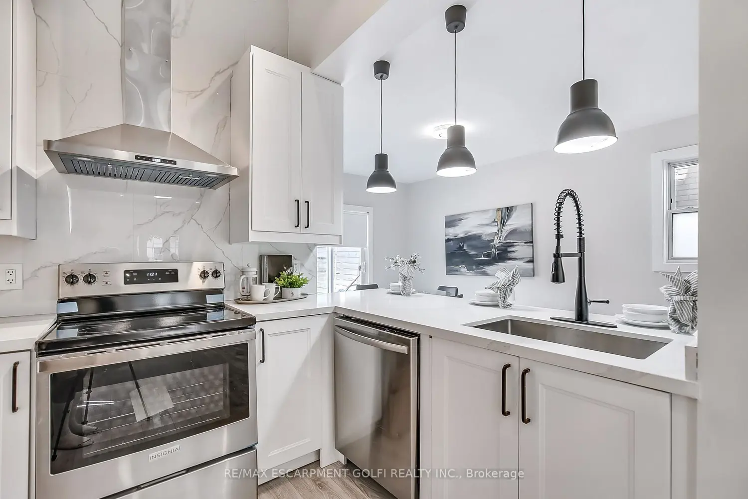 Additional image 5 of 221 Rosslyn Avenue