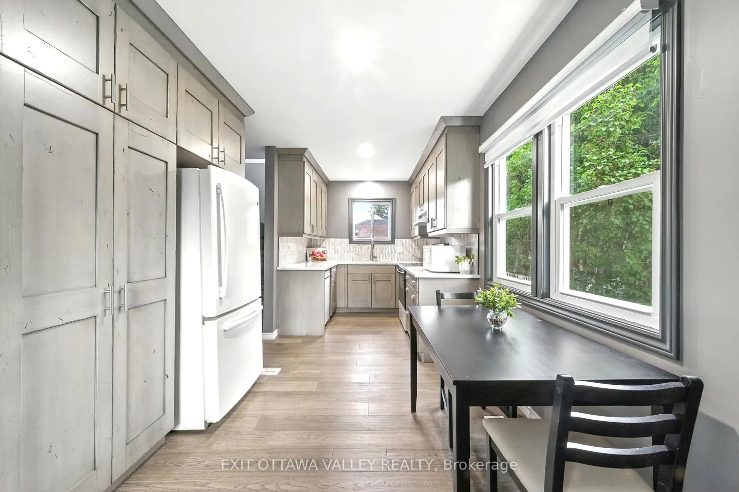 Additional image 8 of 49 Glendale Avenue