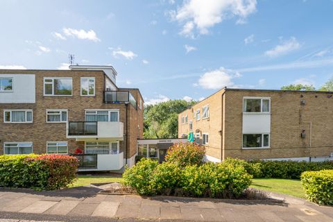 Sunrise View, Mill Hill, London NW7