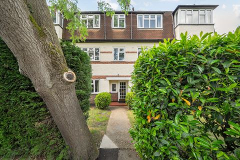 Lancaster Close, Kingston Upon Thames KT2