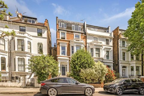 St. Quintin Avenue, North Kensington W10