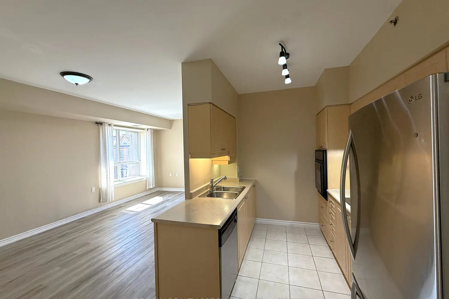 Additional image 4 of 830 Scollard Court 305