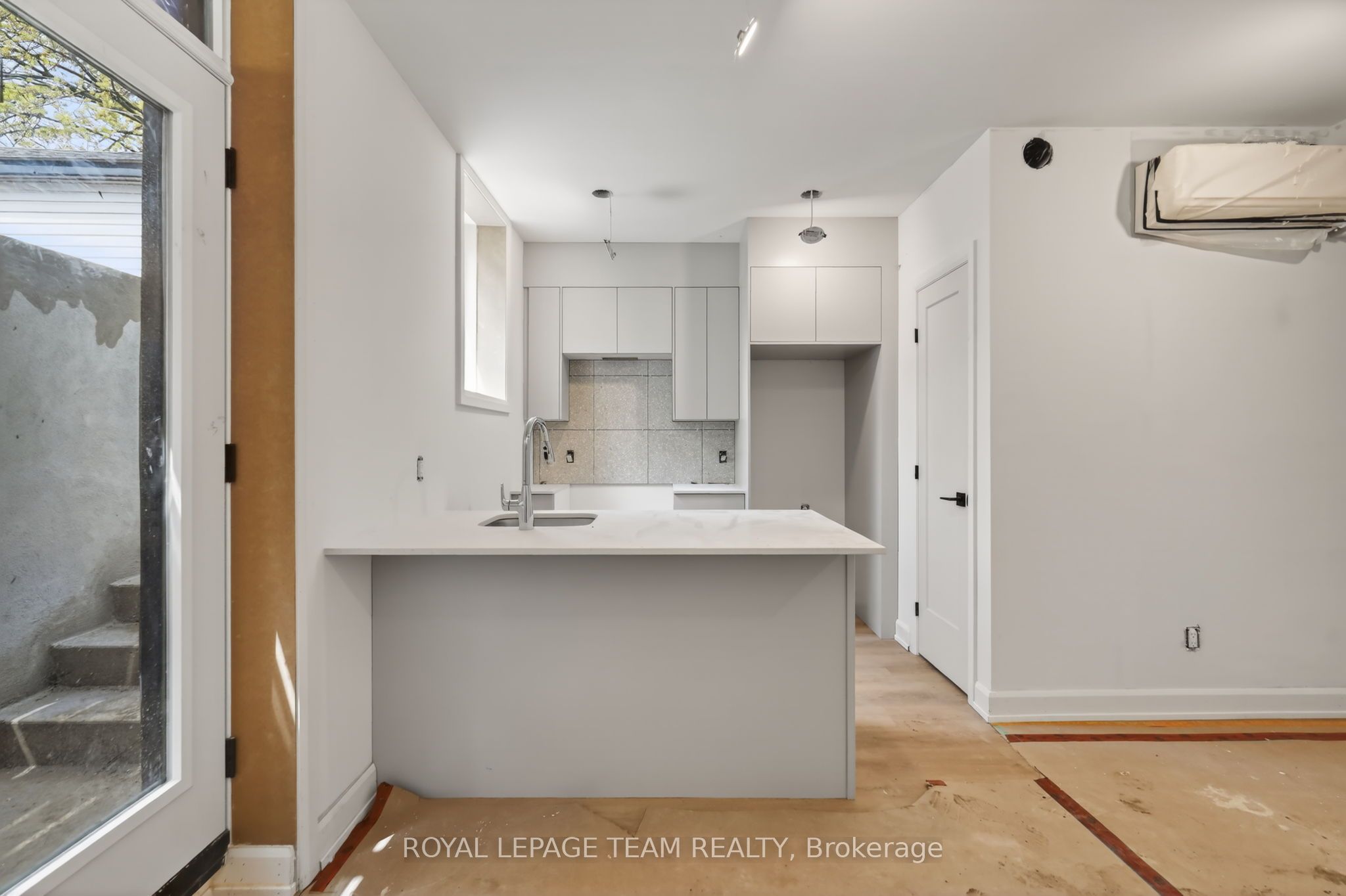 Additional image 6 of B-608 Tweedsmuir Avenue, Ottawa, ON, K1Z 5P3