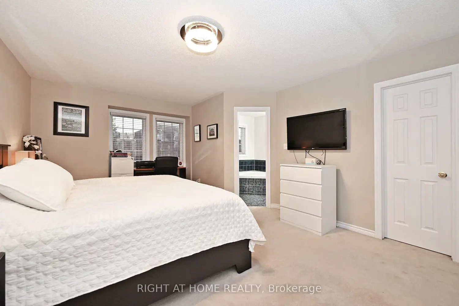 73 Bloomgate Crescent photo 4