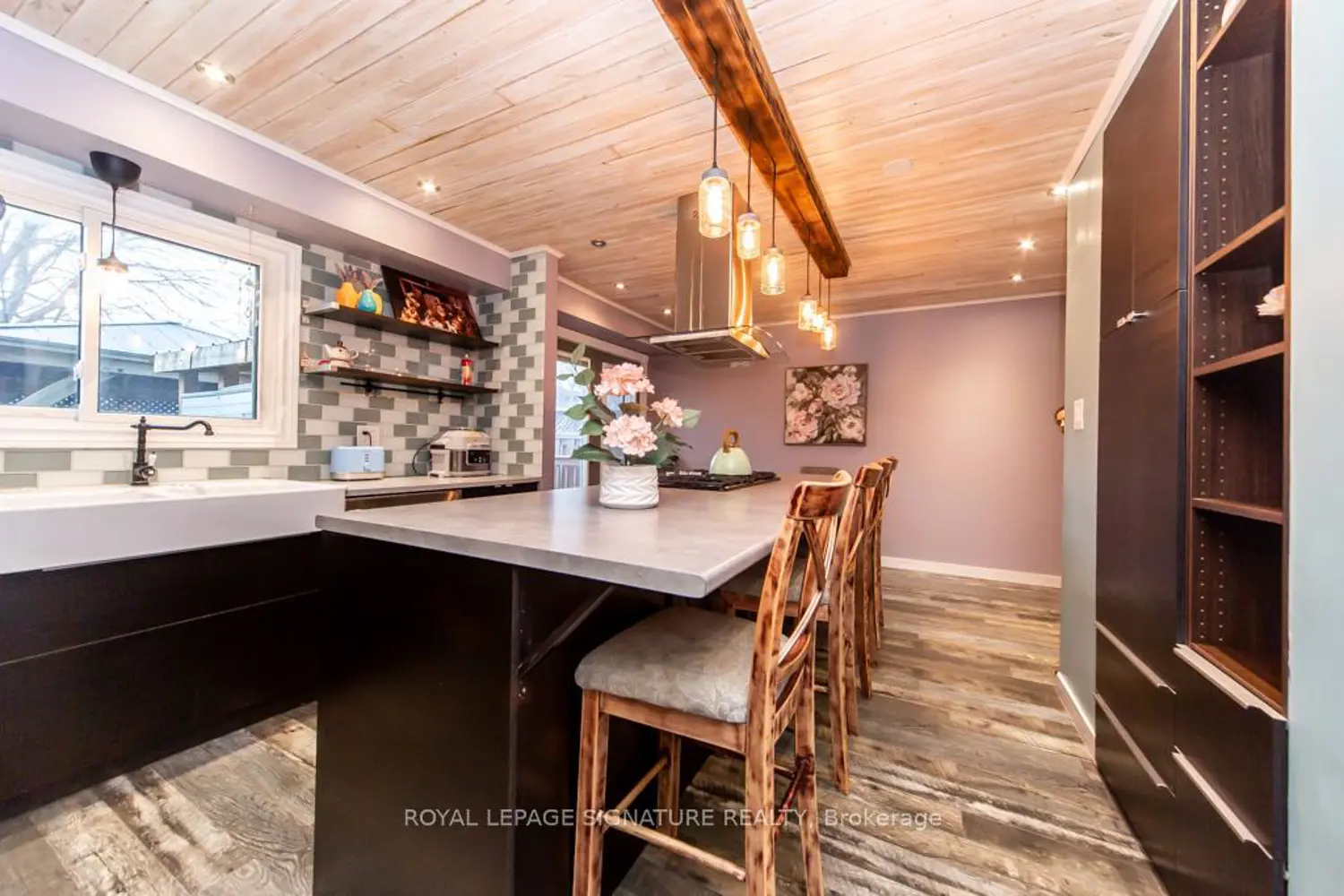 Additional image 6 of 1499 Fenelon Crescent
