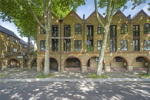 Brunswick Quay, London SE16