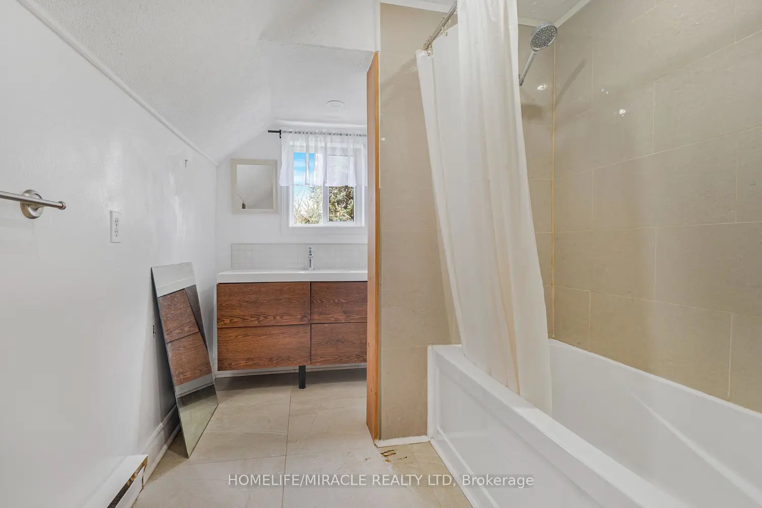 Additional image 7 of 3318 Sinnicks Avenue