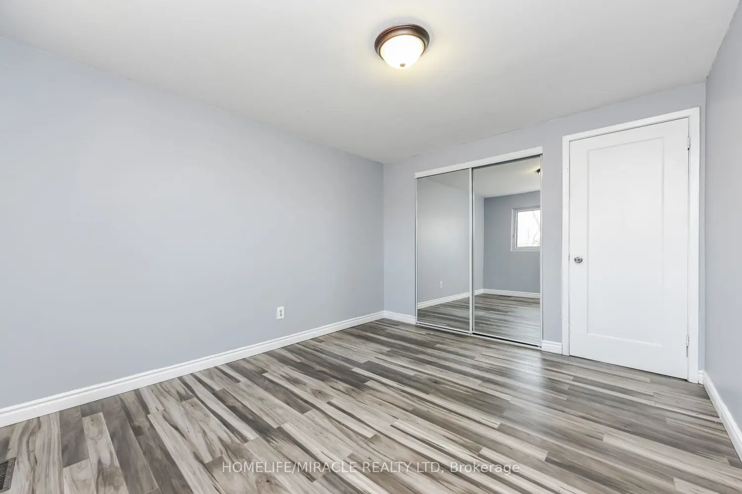 Additional image 10 of 72 Carleton Place 72