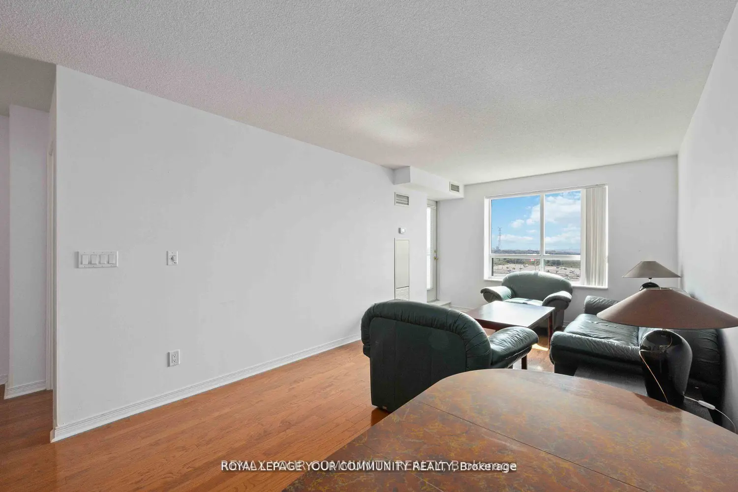 Additional image 4 of 23 Oneida Crescent 909