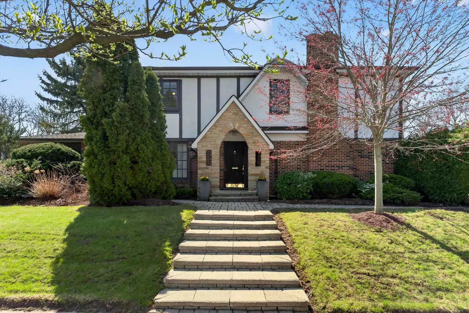 25 Harlington Road