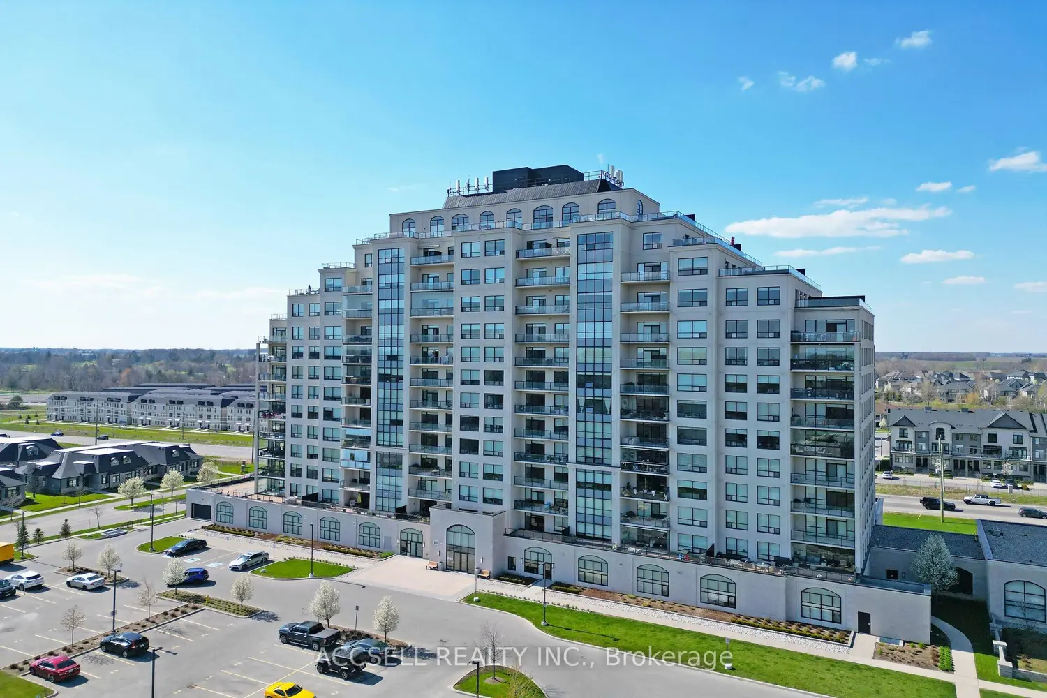 260 Villagewalk Boulevard 902