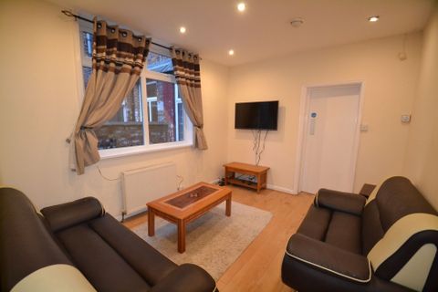 Dickenson Road, Manchester M13