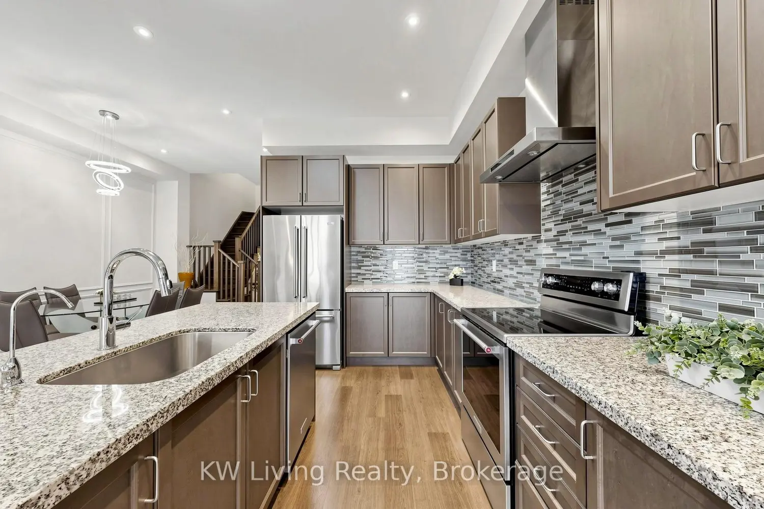 389 Elyse Court photo 5