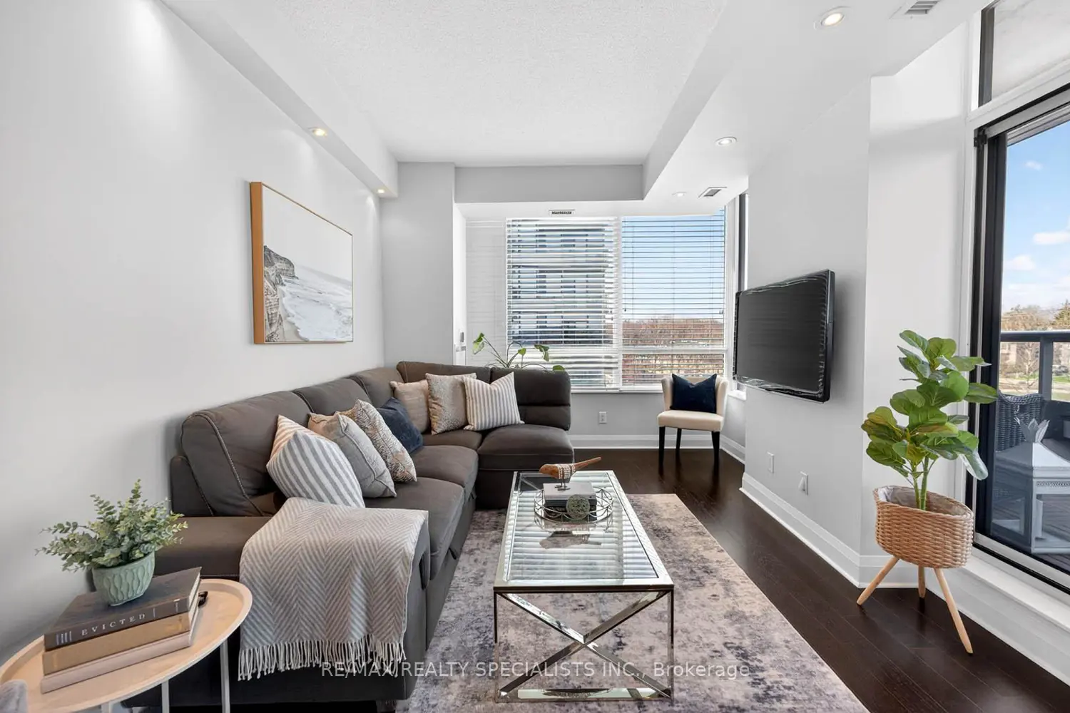 Additional image 4 of 1 Hurontario Street 306