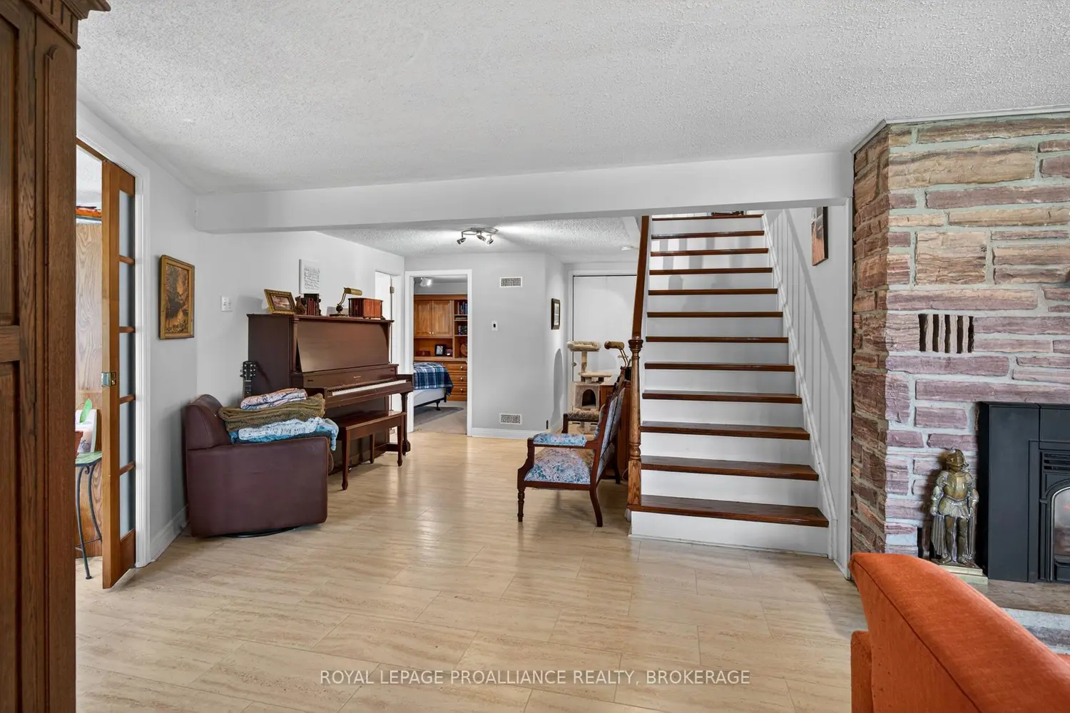 Additional image 8 of 727 Aylmer Crescent