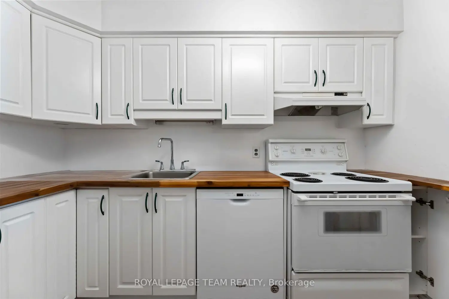 Additional image 3 of 158C Mcarthur Avenue 606